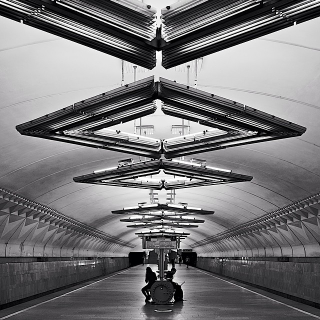Illustration for article titled Russian Underground Stations Look Even More Stunning In Black and White